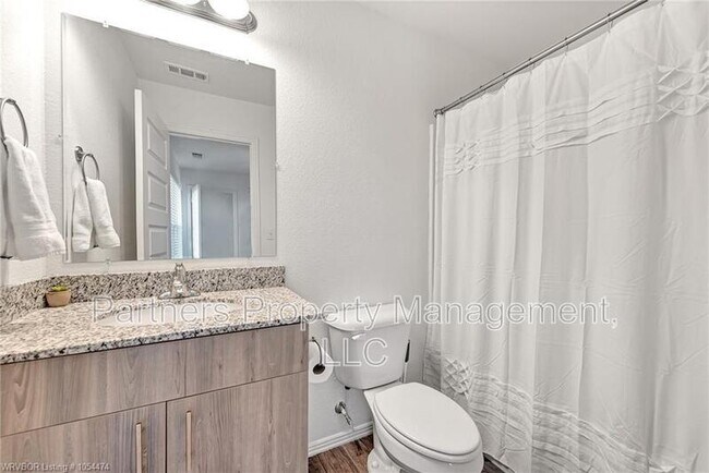 Building Photo - 1768 S Razorback Rd