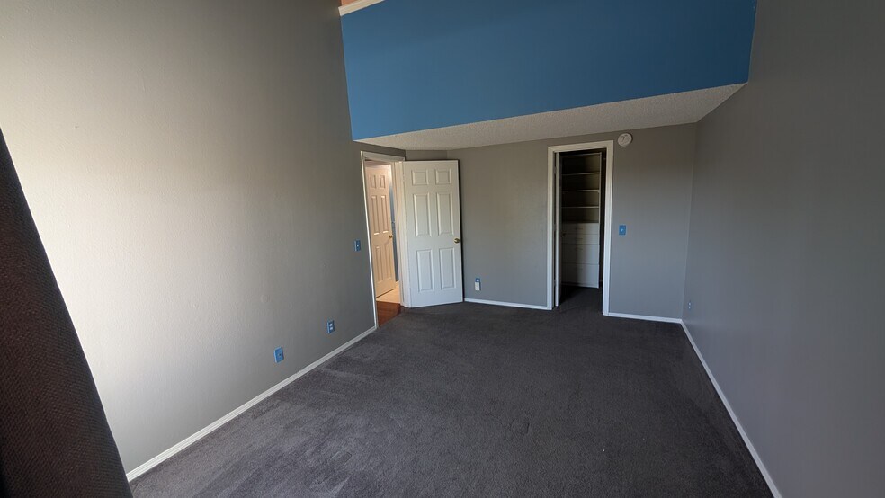 Building Photo - 5250 S Huron Way