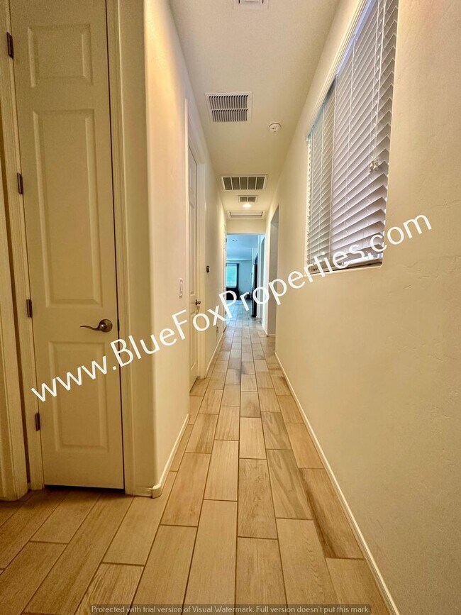 Building Photo - 4496 S Saginaw Hill Dr