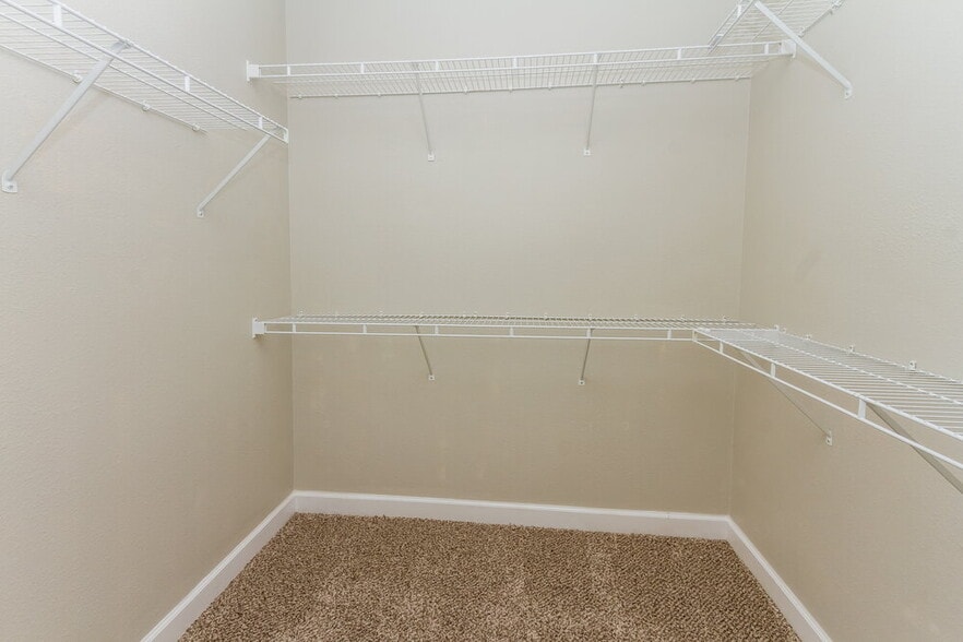 Building Photo - 9692 Stonewall Ln