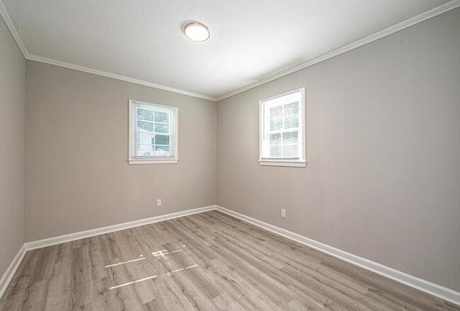 Building Photo - 184 Mill St