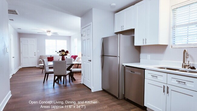 Building Photo - Newly Renovated 2 BR/1BA Luxury Apartment Home