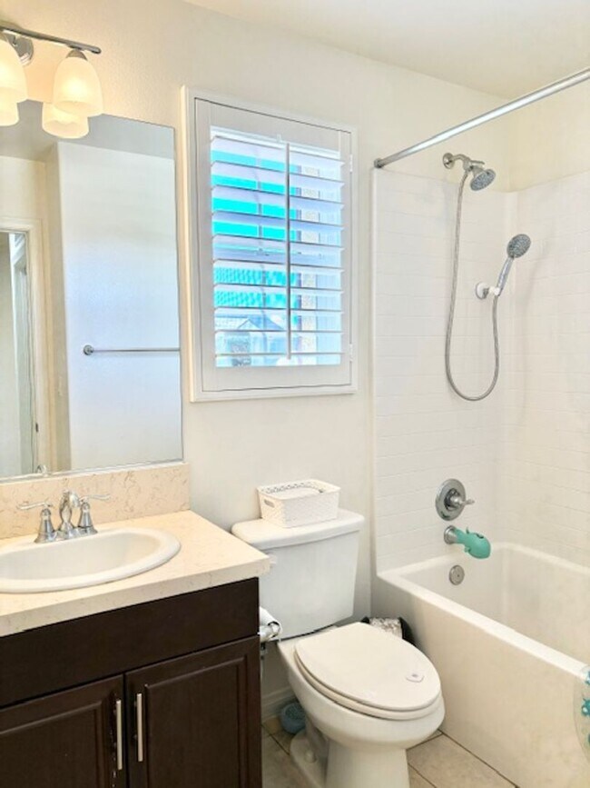 Building Photo - Riverpark | 4Bed + 3Bath | Oxnard | 561WW