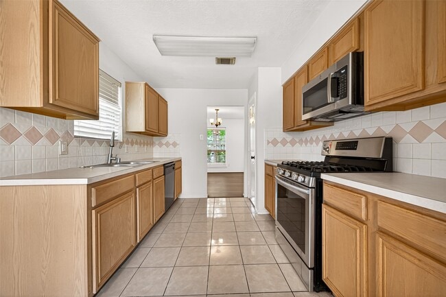 Building Photo - 8839 Aspen Meadow Dr