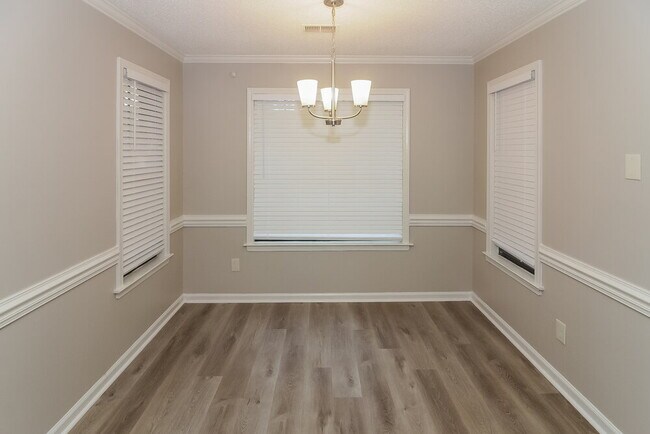 Building Photo - 7181 Autumn Song Dr