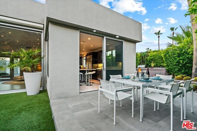 Building Photo - 1175 Los Robles Dr