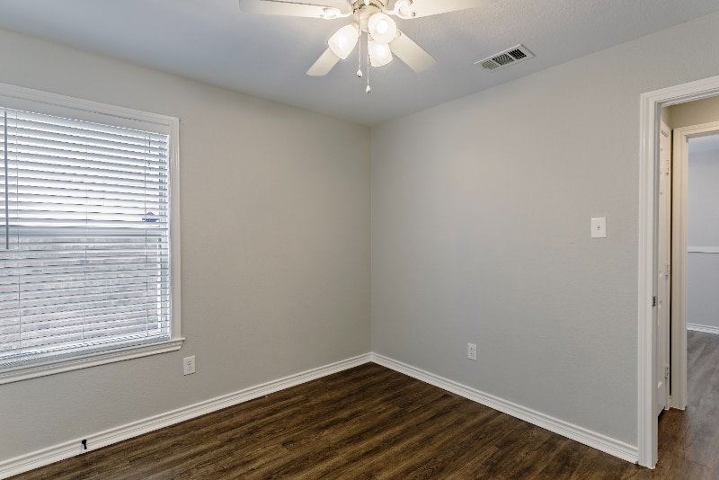 Building Photo - 8915 Wild Rose Ln