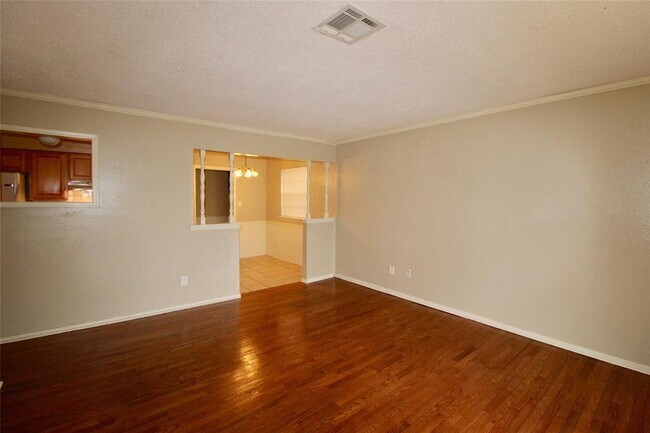 Building Photo - 2124 Allenhurst St