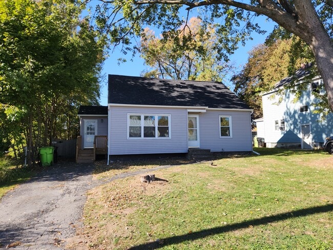 Primary Photo - 113 Parker Ave