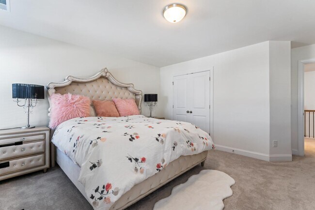 Building Photo - 116 Farrier Ln