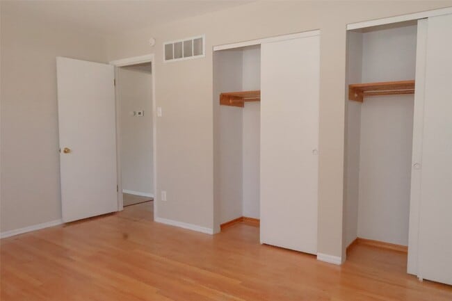 Building Photo - 835 Cole Blvd