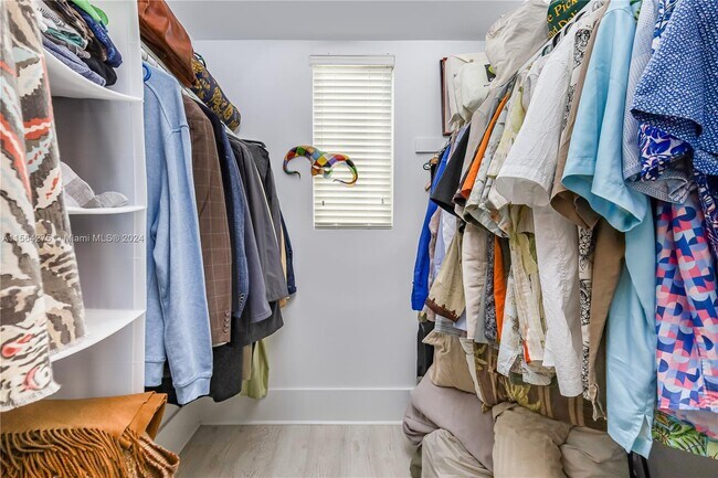 Building Photo - 696 NE 68th St