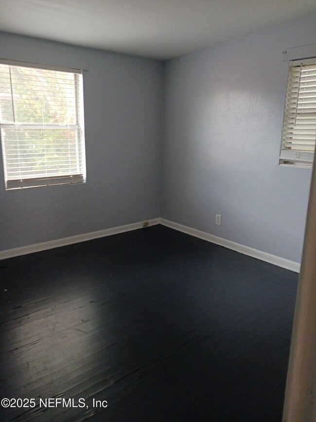 Building Photo - 1145 W 25th St