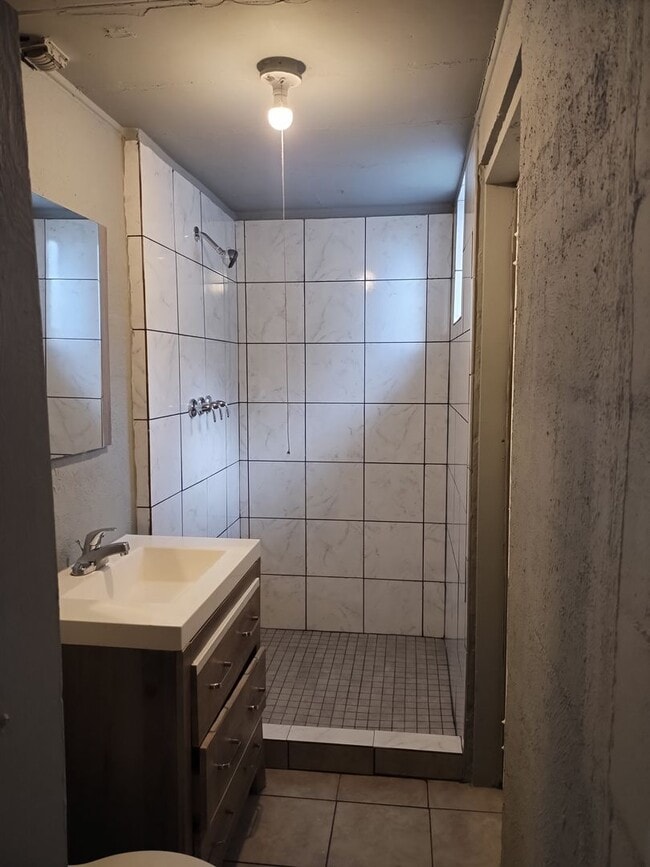 Building Photo - 1 bed / 1 bath - $750