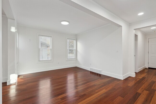 Building Photo - 415 Herkimer St