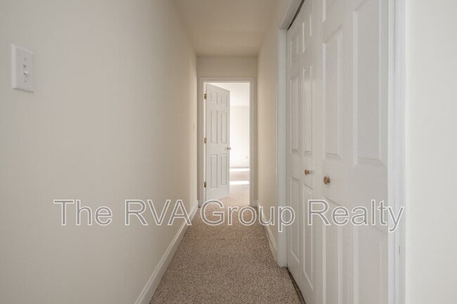 Building Photo - 79 River Run Ln