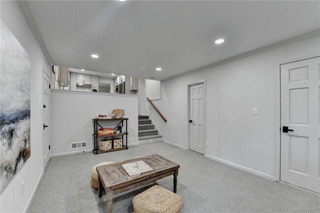 Building Photo - 1450 Cedarhurst Dr