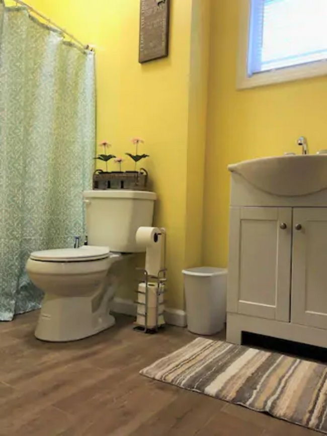 Bathroom - 1031 Bardstown Rd