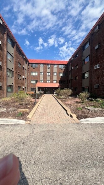 Building Photo - 6723 S Chappel Ave