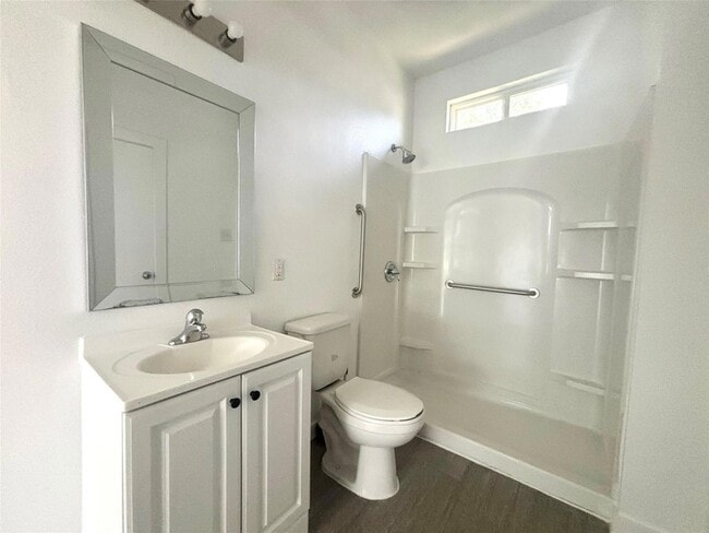 Building Photo - 2410 E 12th St