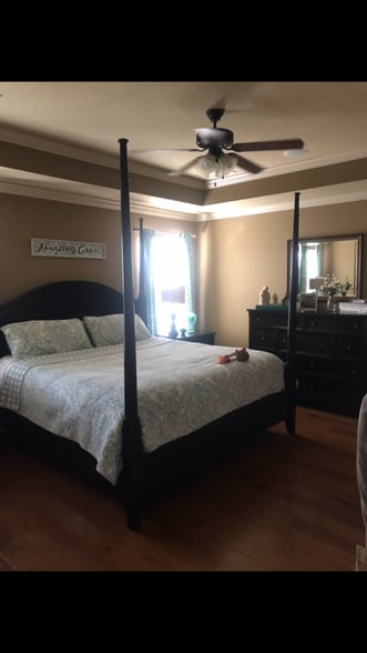 Building Photo - 2555 N Trafalger Dr