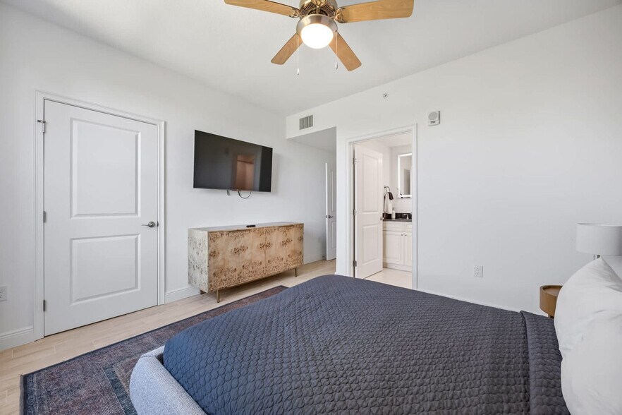 Building Photo - 605 Kemp St