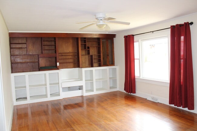 Building Photo - 40 Florence Ave