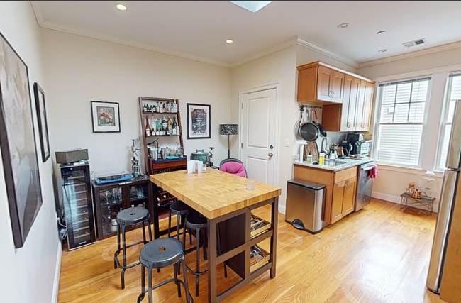 Building Photo - 8 Marney St