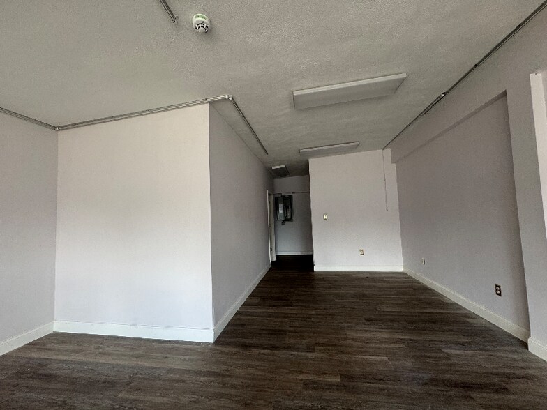 Building Photo - 6630 S Crescent Blvd