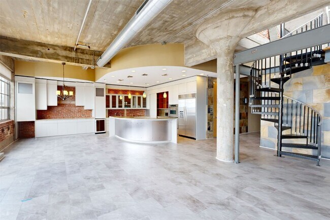 Building Photo - 1635 Washington Ave