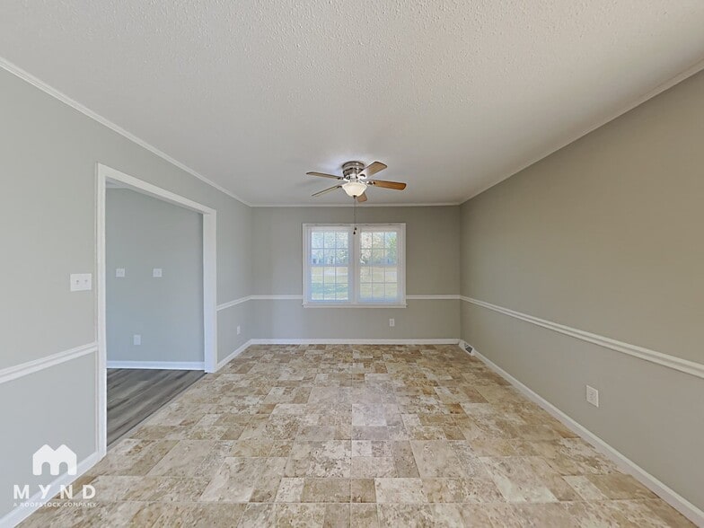 Building Photo - 906 Edgehill Dr