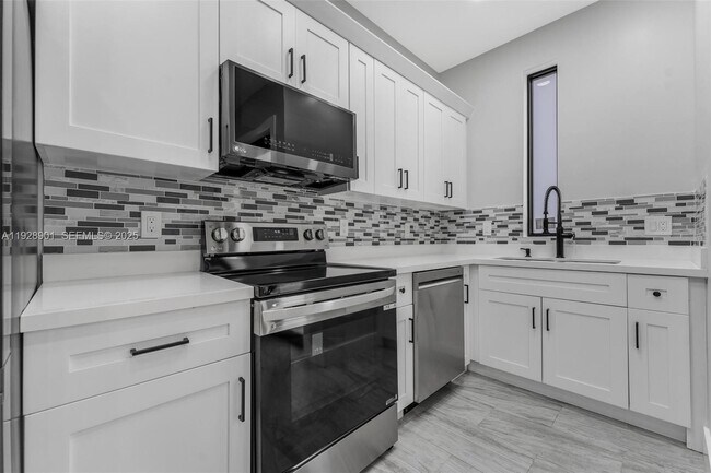 Building Photo - 1962 NW 107th St