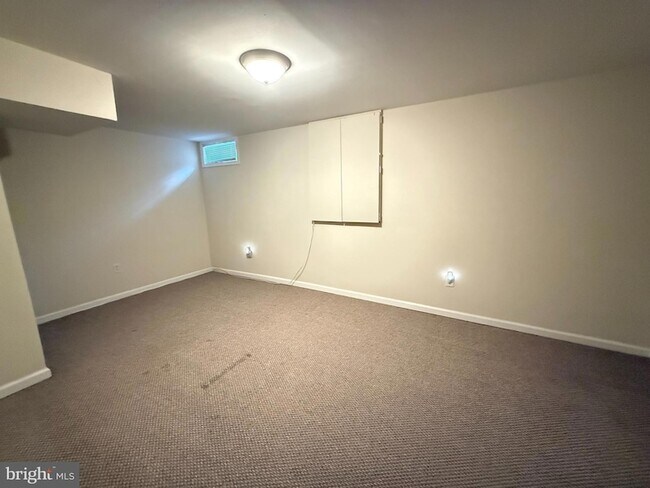 Building Photo - 3288 Wyndale Ct