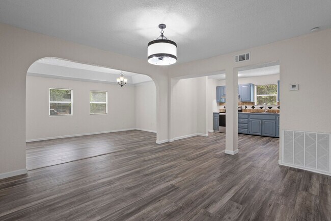 Building Photo - Beautiful home in Moss Point