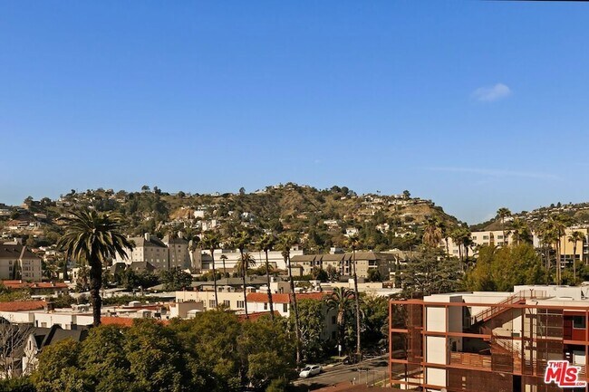 Building Photo - 1314 Hayworth Ave