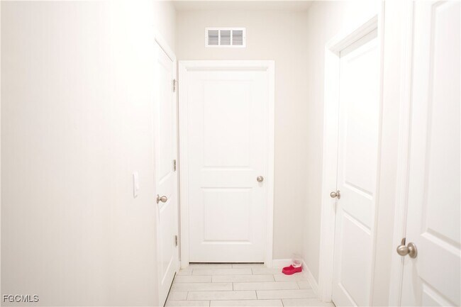 Building Photo - 413 SE 4th St