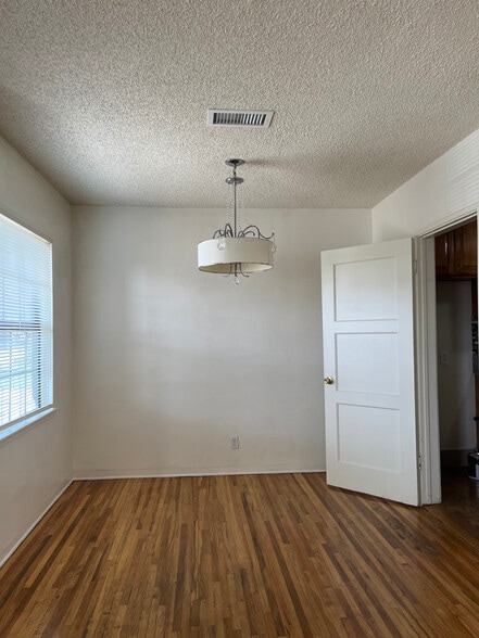 Building Photo - 330 S Virginia Ave