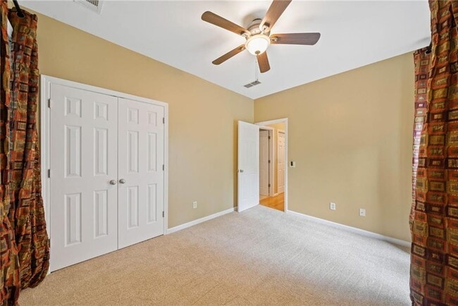 Building Photo - 726 Gardenside Cir SE