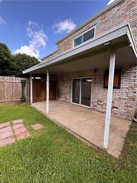 Building Photo - 4640 Fairfield St