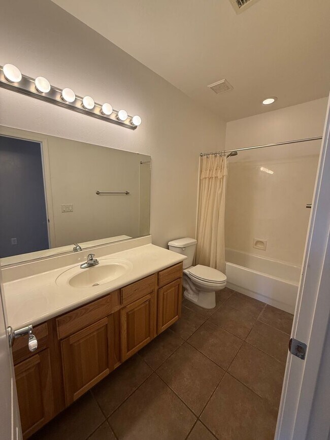 Building Photo - 4228 S Morning Glory Ct