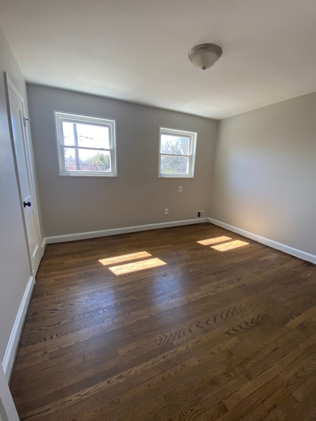 Building Photo - 314 Clifford Ave