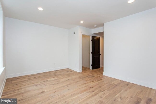 Building Photo - 2120 Ellsworth St