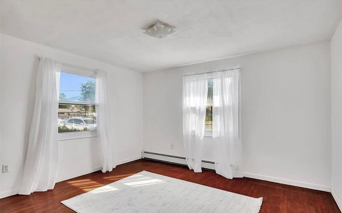 Building Photo - 63 1/2 Vandenburgh Ave