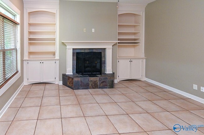 Building Photo - 305 Walden Glen Ct