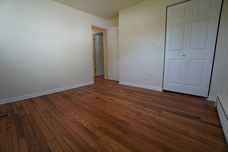 Building Photo - 28W383 Behrs Circle Dr S
