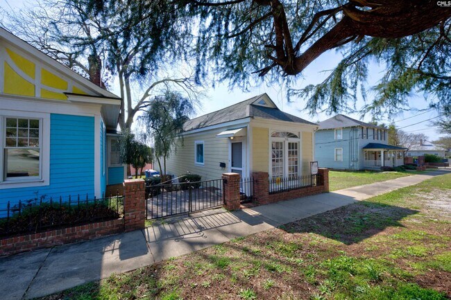 Building Photo - 728 Blanding St
