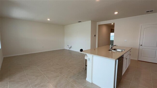 Building Photo - 504 Taylor Grvs St