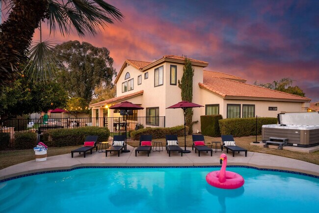 Building Photo - 5604 E Beverly Ln