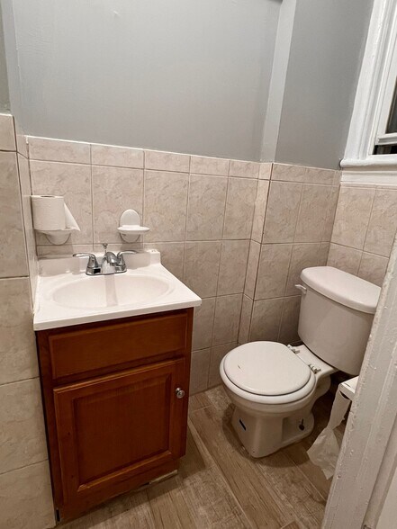 Building Photo - 1317 44th St