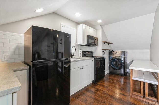 Building Photo - 39 Bay Shore Ave